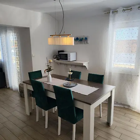 Aurora Appartement *